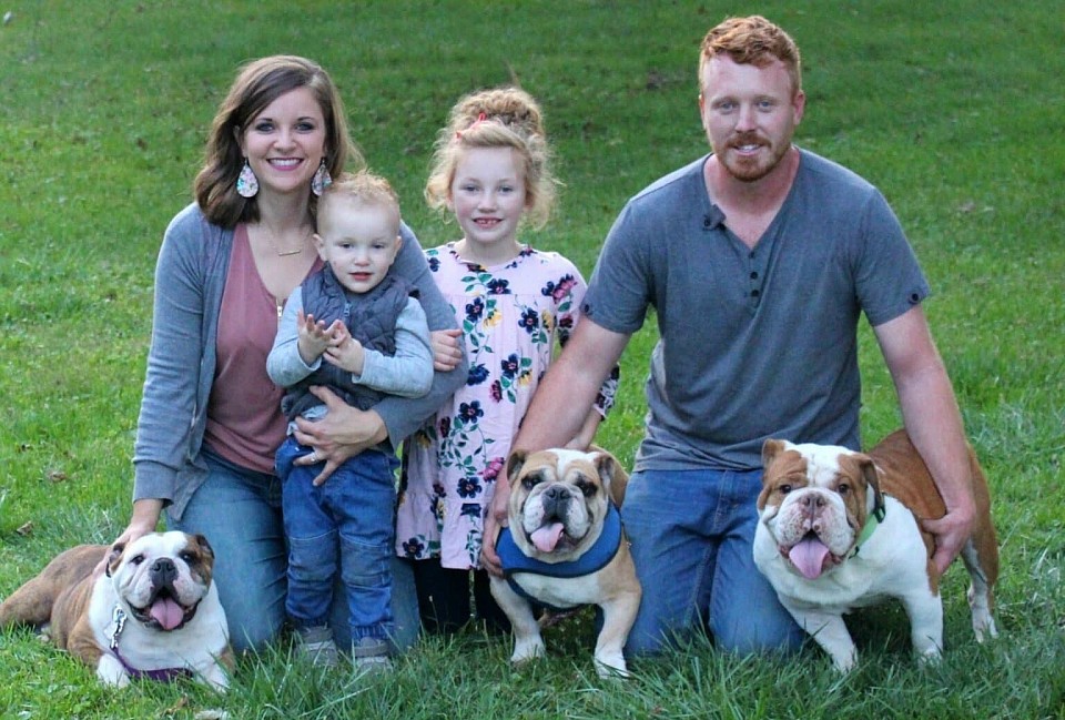 English bulldog puppies for Rehoming fee male and female $750